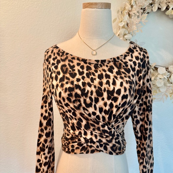 Victoria's Secret Tops - 🐆 Victoria’s Secret Heavenly Modal Leopard Print Tie-Back Long Sleeve Crop Top
